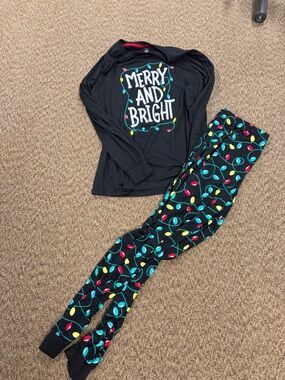 Holiday Time Black "Merry and Bright" Light String Print Pajama Set